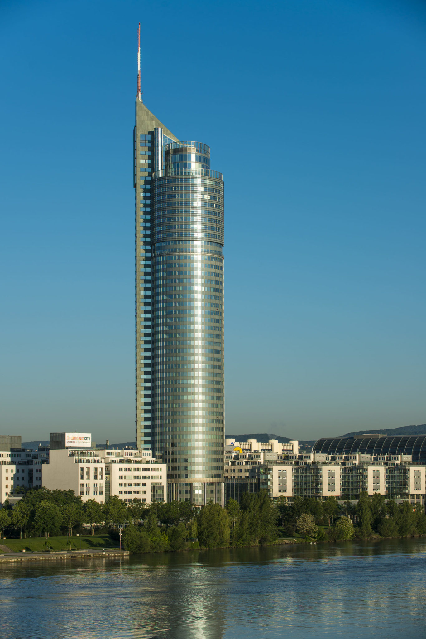 ArtInvest Real Estate Millennium Tower